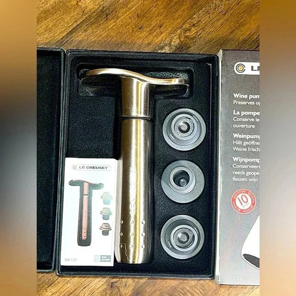 NWT Le Creuset WA-137AS Metal Wine Pump Preserves Open Wine (Stainless Steel) - Picture 3 of 11